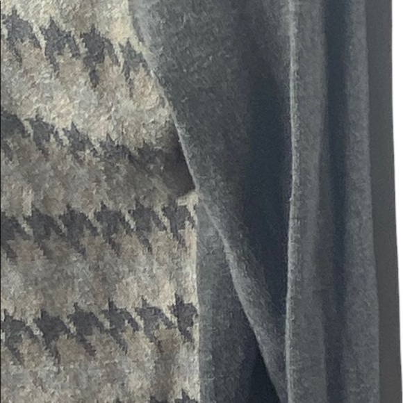 Croft & Barrow Geometric Print Sweater PS Light Gray Tan Button Down Casual - Picture 5 of 12